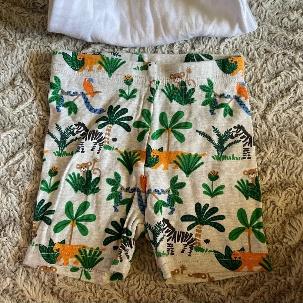4 for 16$ PJ Place Hide and Seek Champion Infant Shirt and Short Set